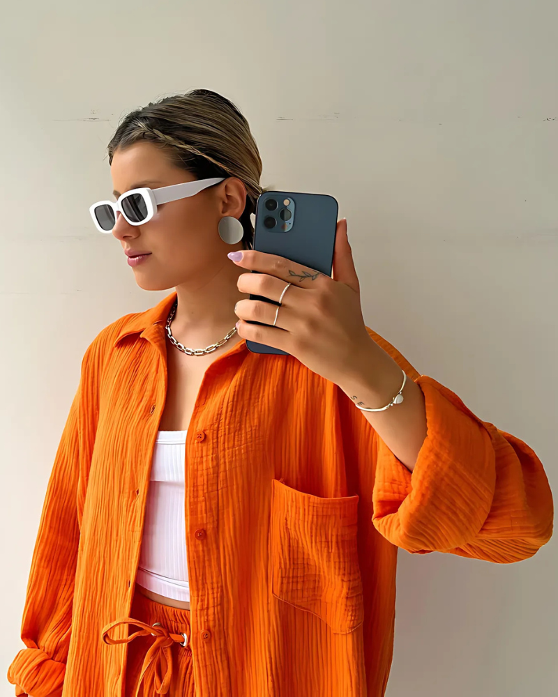 Ilva – Texturerat kort set med knappar
